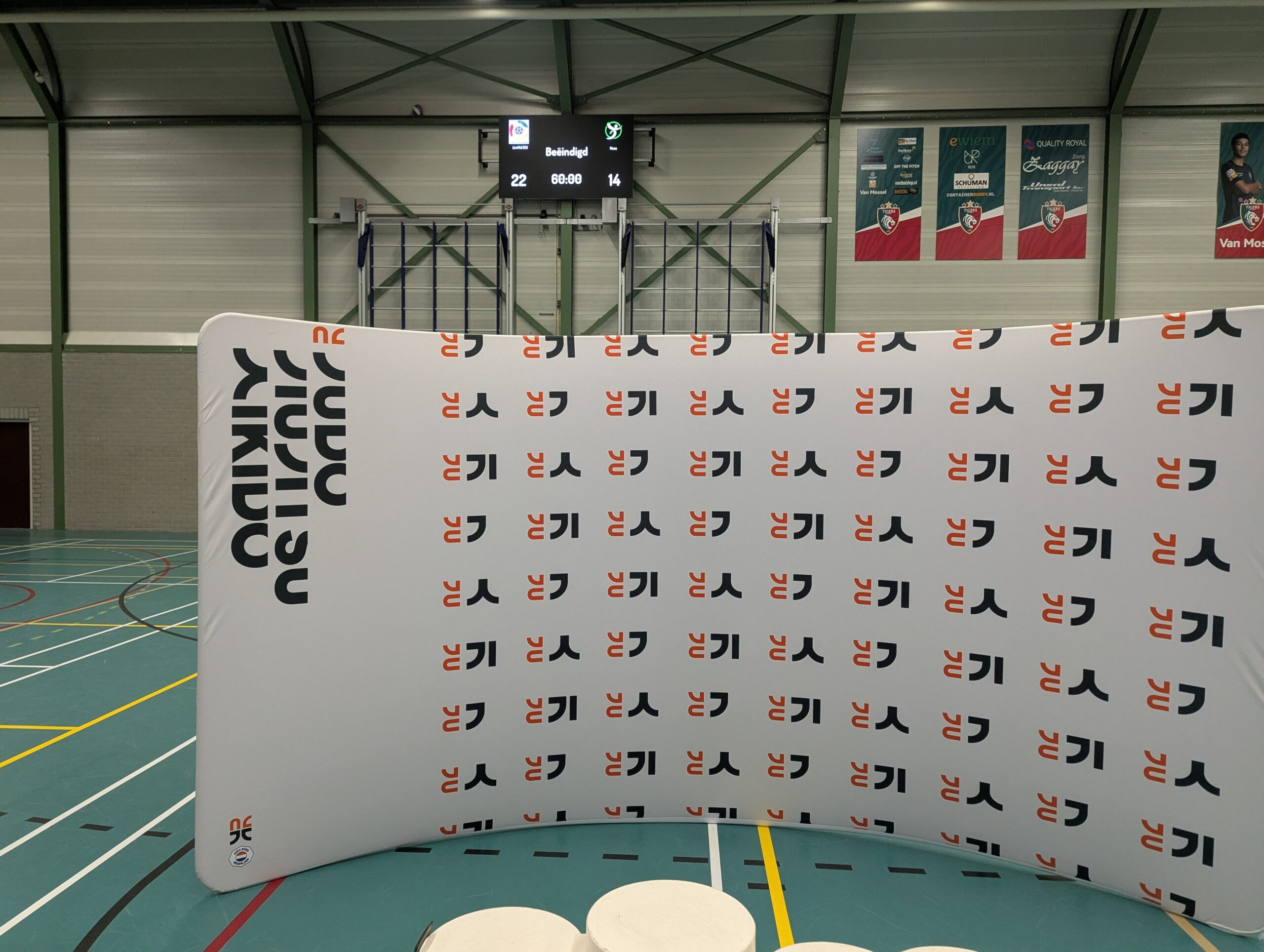 Professionele activiteiten verdienen een professionele uitstraling – Nieuwe achtergrond voor district